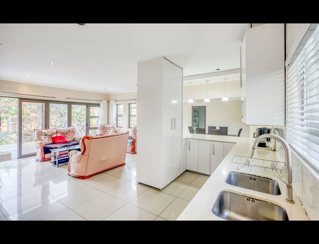 3 BEDROOM HOUSE FOR SALE IN BEACON BAY
